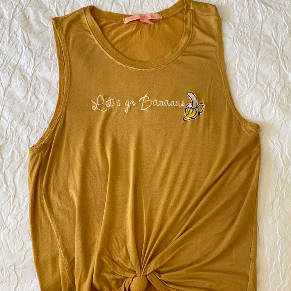 Mustard banana tank ! 🍌